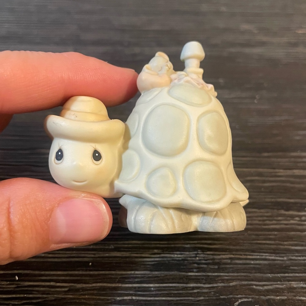 Precious Moments 1994 Members Only Figurine Bc941 God Bless Our Home